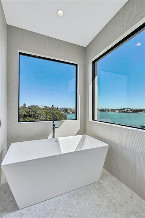For Sale: $5,295,000 (4 beds, 4 baths, 3836 Square Feet)