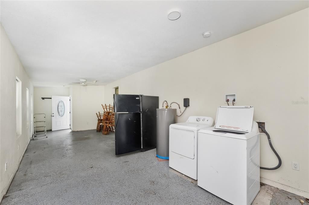 Activo con contrato: $114,900 (2 camas, 2 baños, 1120 Pies cuadrados)
