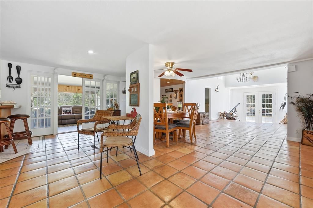 For Sale: $699,000 (3 beds, 4 baths, 1200 Square Feet)