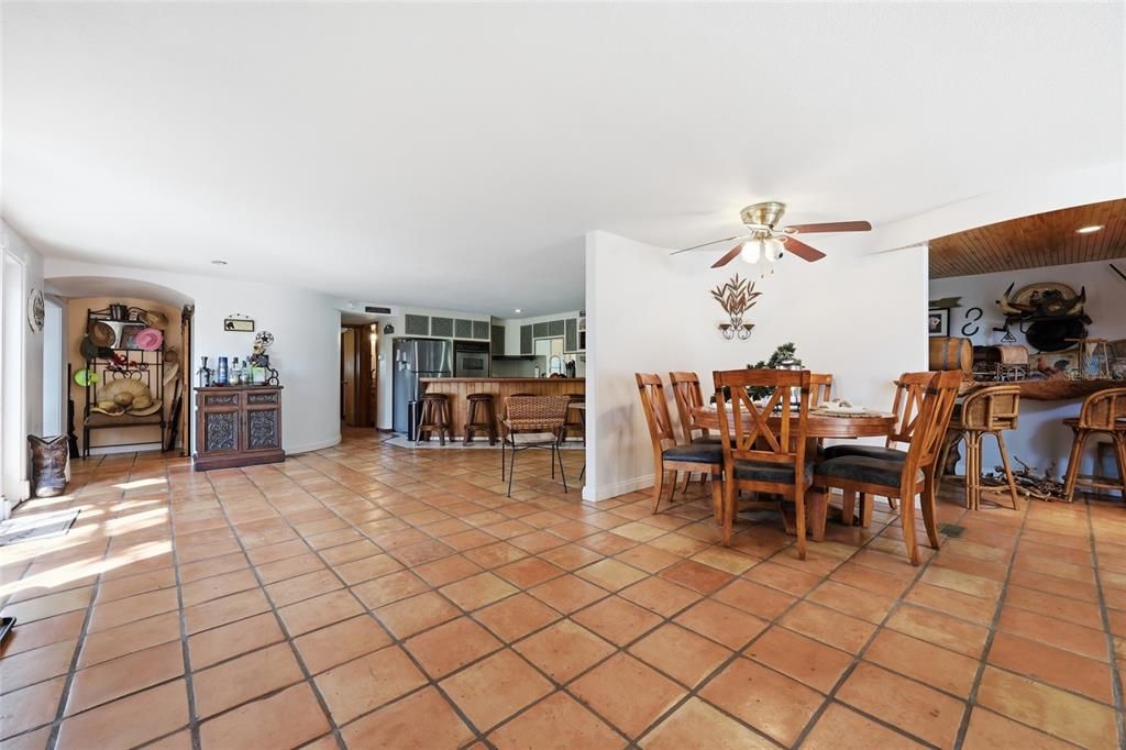 For Sale: $699,000 (3 beds, 4 baths, 1200 Square Feet)