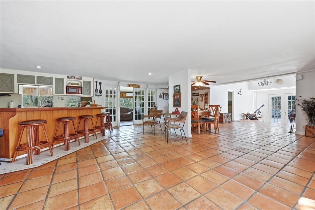 For Sale: $699,000 (3 beds, 4 baths, 1200 Square Feet)
