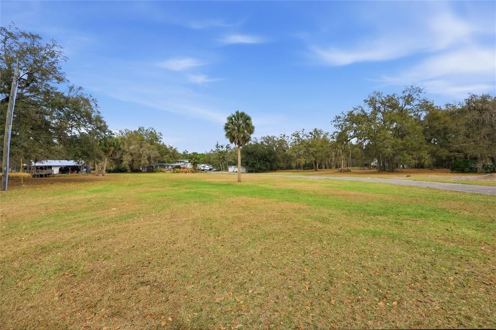 For Sale: $699,000 (3 beds, 4 baths, 1200 Square Feet)