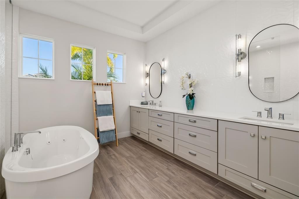 For Sale: $1,300,000 (4 beds, 3 baths, 2816 Square Feet)