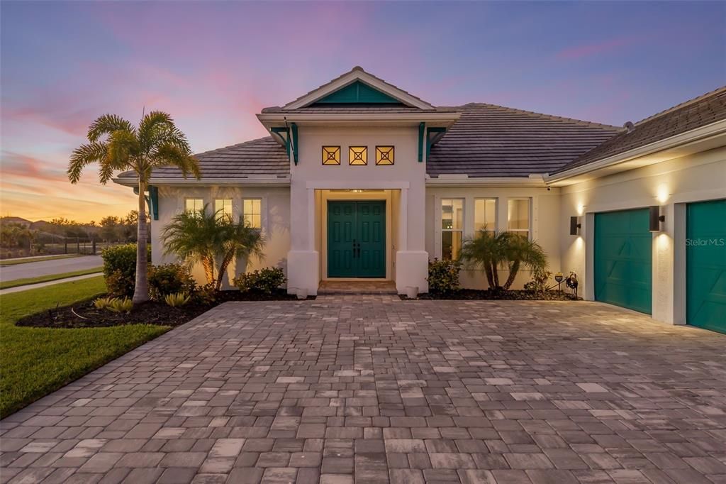 For Sale: $1,300,000 (4 beds, 3 baths, 2816 Square Feet)