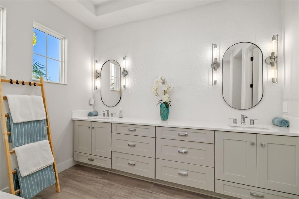 For Sale: $1,300,000 (4 beds, 3 baths, 2816 Square Feet)