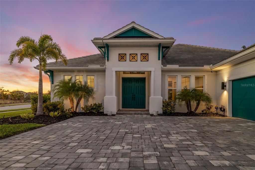 For Sale: $1,300,000 (4 beds, 3 baths, 2816 Square Feet)