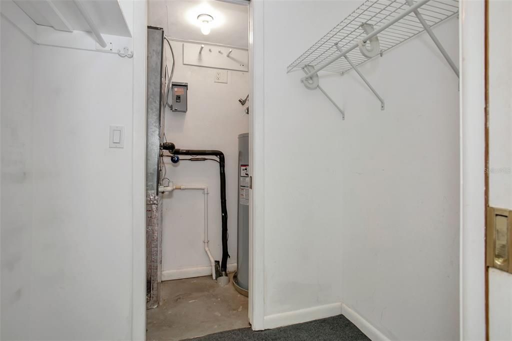 Active With Contract: $315,000 (2 beds, 2 baths, 1561 Square Feet)