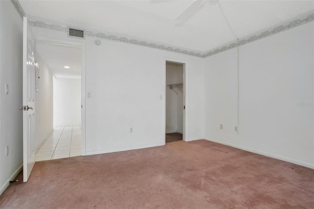 Active With Contract: $315,000 (2 beds, 2 baths, 1561 Square Feet)