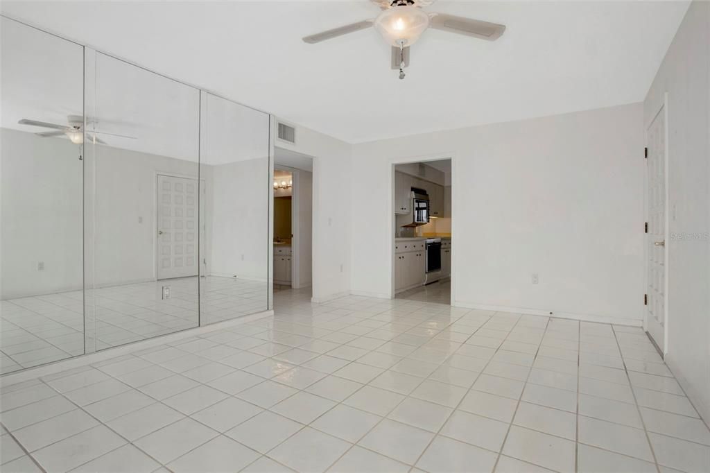 Active With Contract: $315,000 (2 beds, 2 baths, 1561 Square Feet)