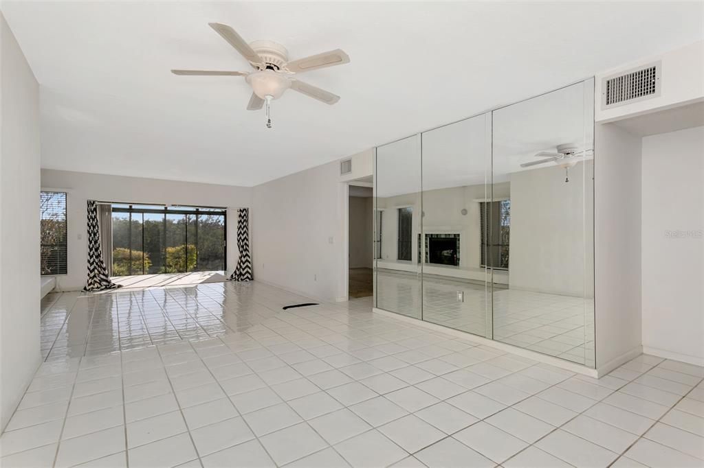 Active With Contract: $315,000 (2 beds, 2 baths, 1561 Square Feet)