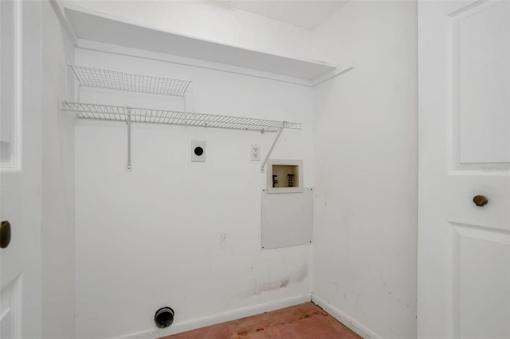 Active With Contract: $315,000 (2 beds, 2 baths, 1561 Square Feet)