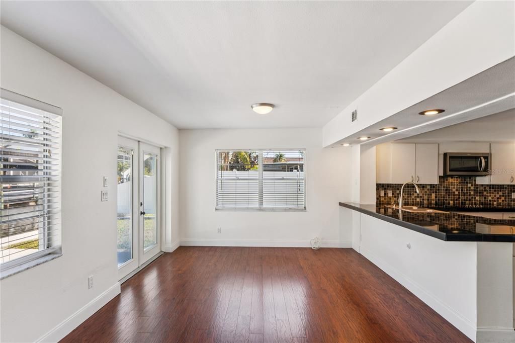 For Sale: $360,000 (2 beds, 2 baths, 1660 Square Feet)