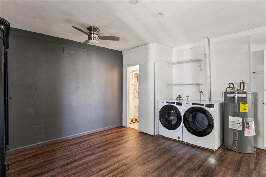 For Sale: $360,000 (2 beds, 2 baths, 1660 Square Feet)