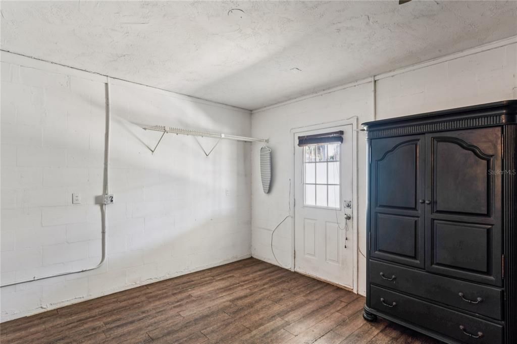 For Sale: $360,000 (2 beds, 2 baths, 1660 Square Feet)