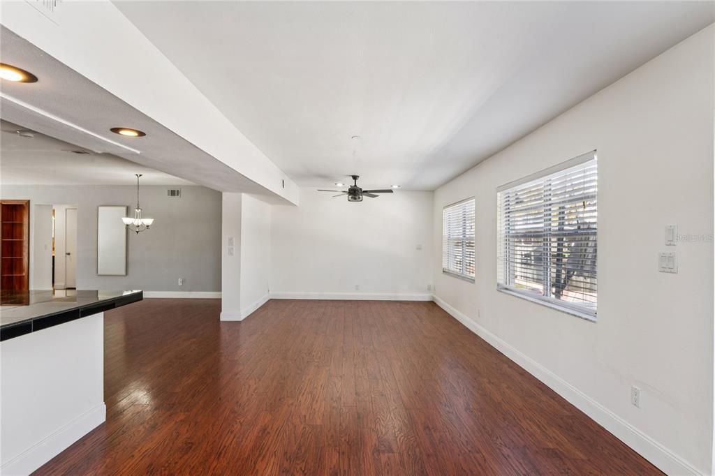 For Sale: $360,000 (2 beds, 2 baths, 1660 Square Feet)