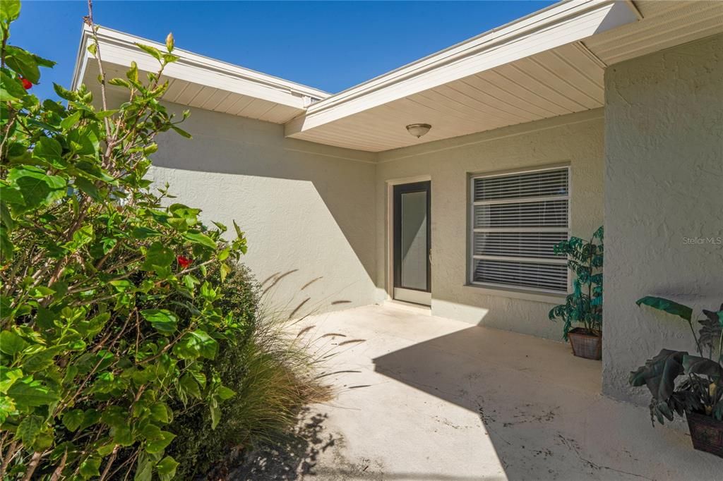 For Sale: $360,000 (2 beds, 2 baths, 1660 Square Feet)