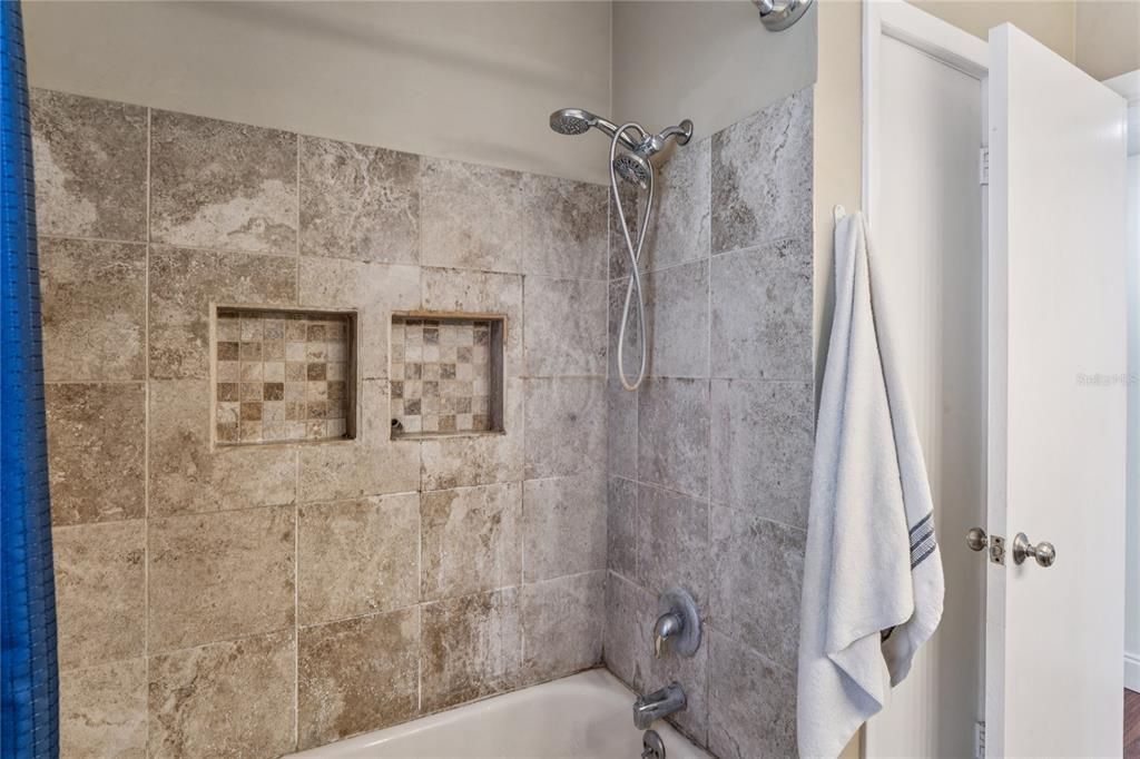 For Sale: $360,000 (2 beds, 2 baths, 1660 Square Feet)