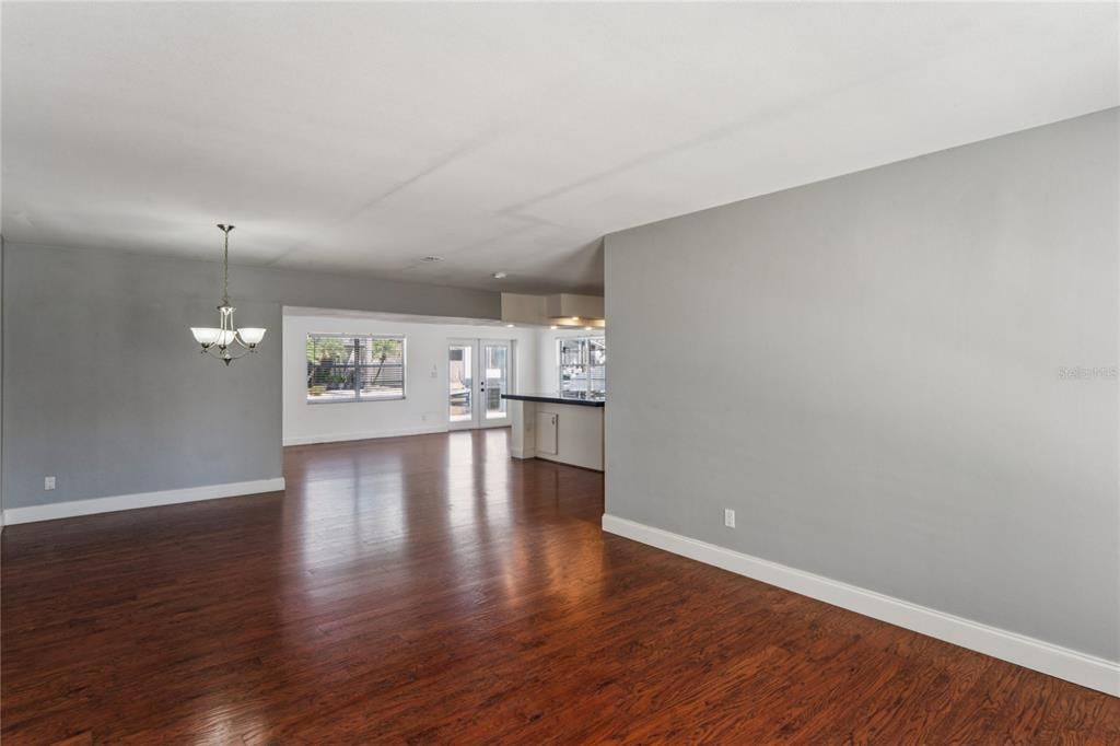 For Sale: $360,000 (2 beds, 2 baths, 1660 Square Feet)