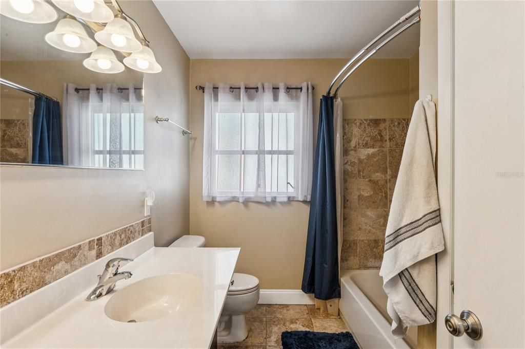 For Sale: $360,000 (2 beds, 2 baths, 1660 Square Feet)
