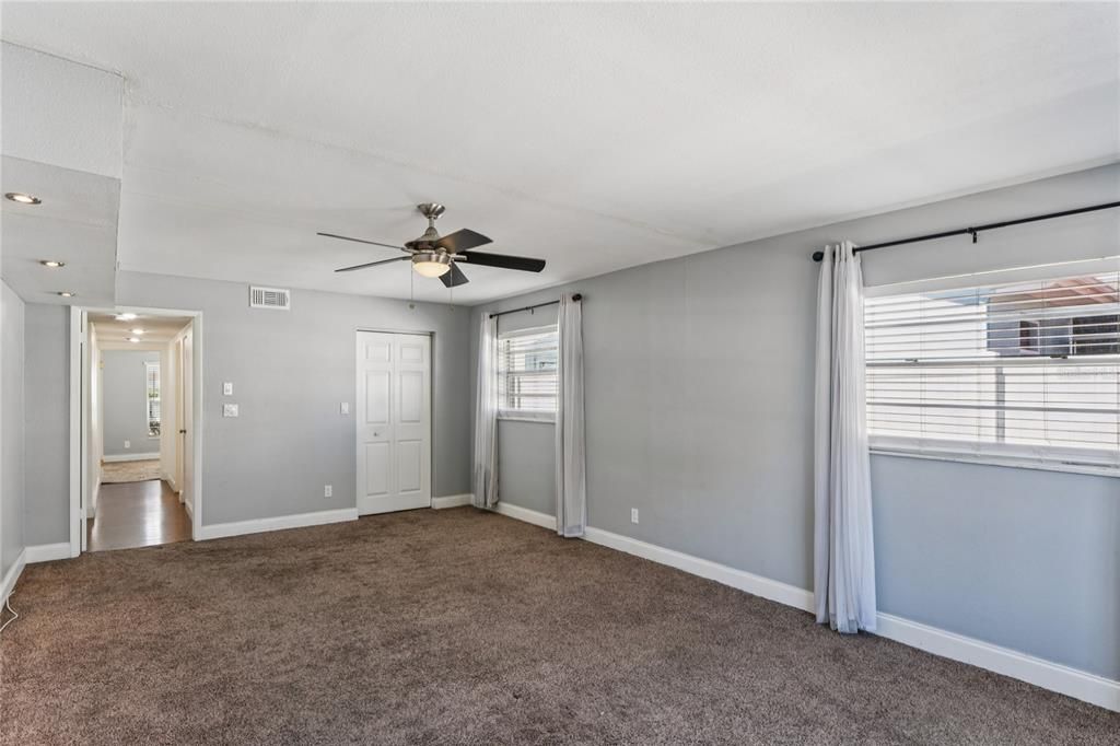For Sale: $360,000 (2 beds, 2 baths, 1660 Square Feet)