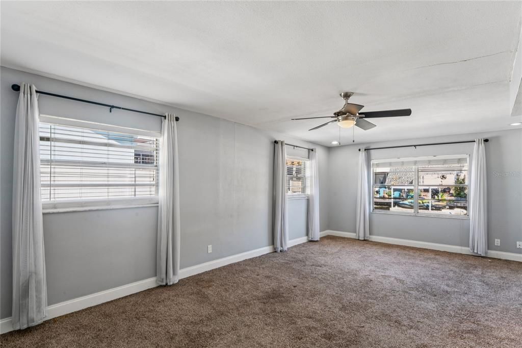 For Sale: $360,000 (2 beds, 2 baths, 1660 Square Feet)