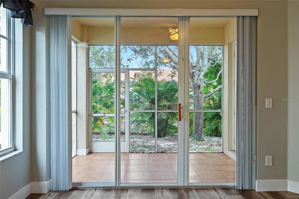 Activo con contrato: $270,000 (2 camas, 2 baños, 1306 Pies cuadrados)