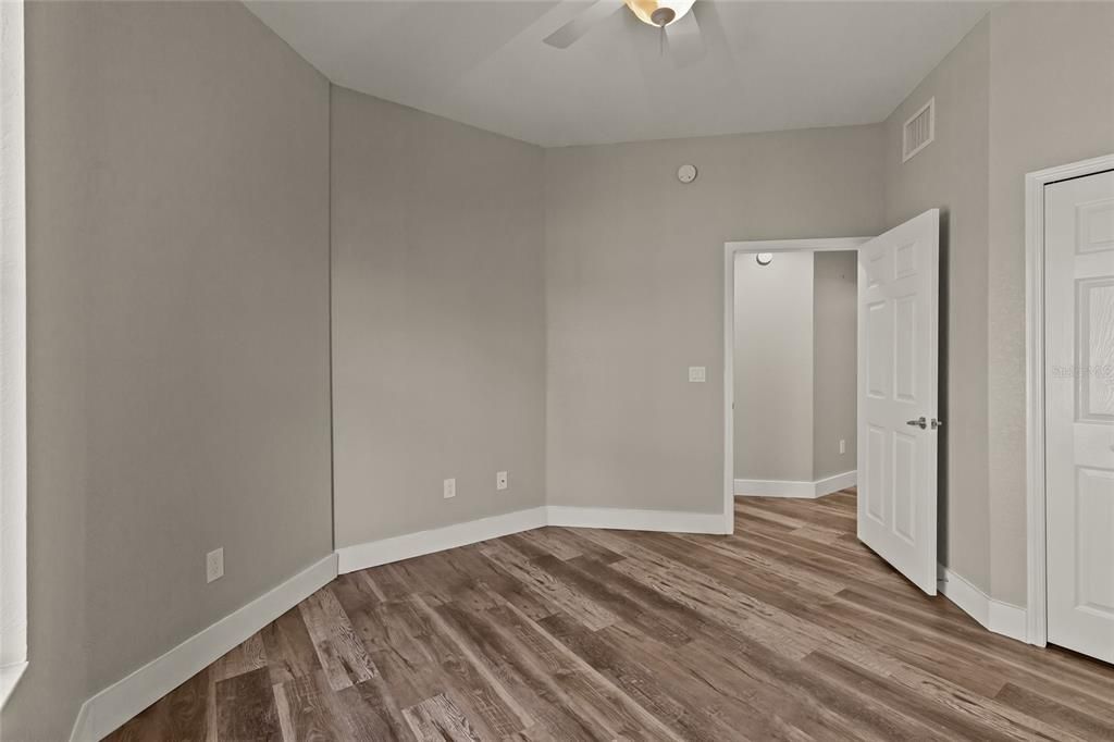 Activo con contrato: $270,000 (2 camas, 2 baños, 1306 Pies cuadrados)