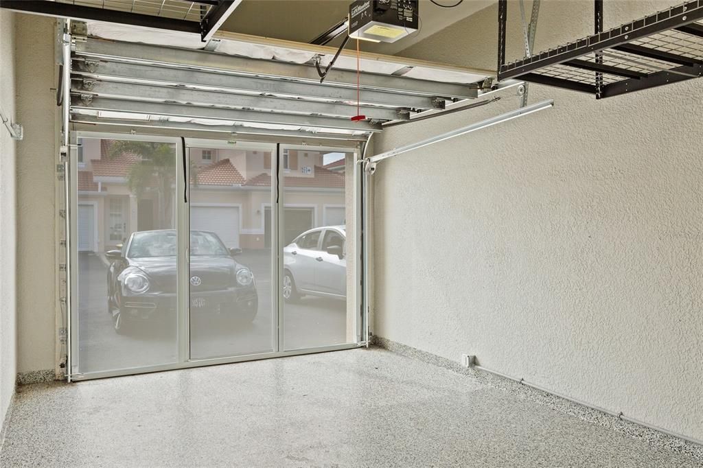 Activo con contrato: $270,000 (2 camas, 2 baños, 1306 Pies cuadrados)