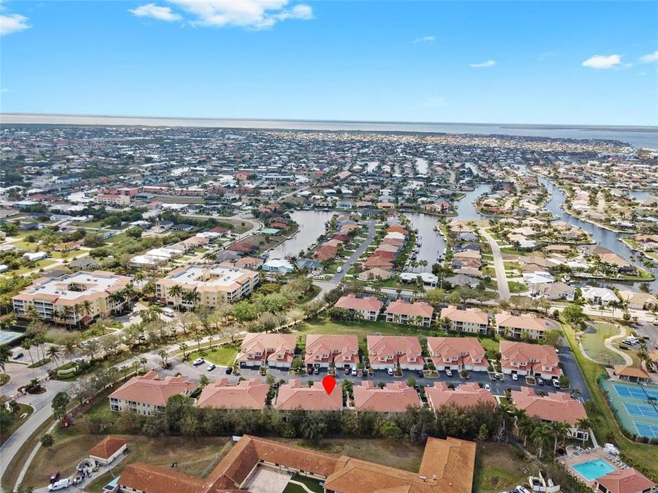 Activo con contrato: $270,000 (2 camas, 2 baños, 1306 Pies cuadrados)