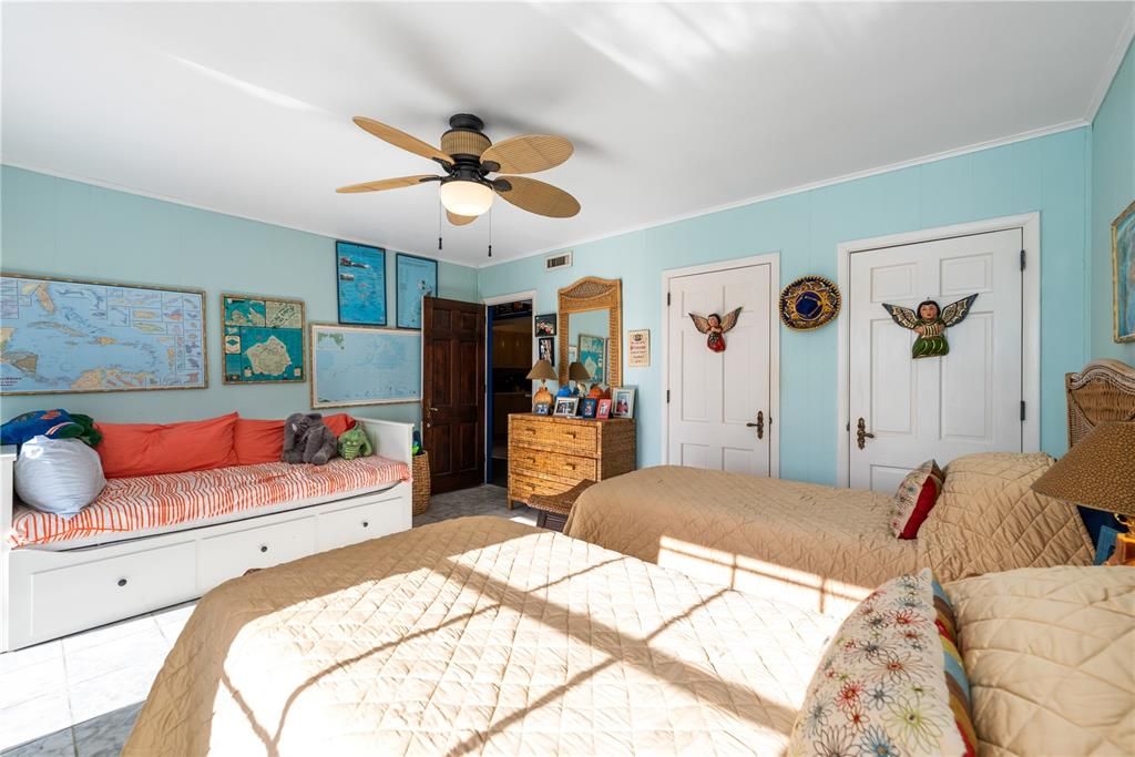 Active With Contract: $1,300,000 (3 beds, 3 baths, 2850 Square Feet)