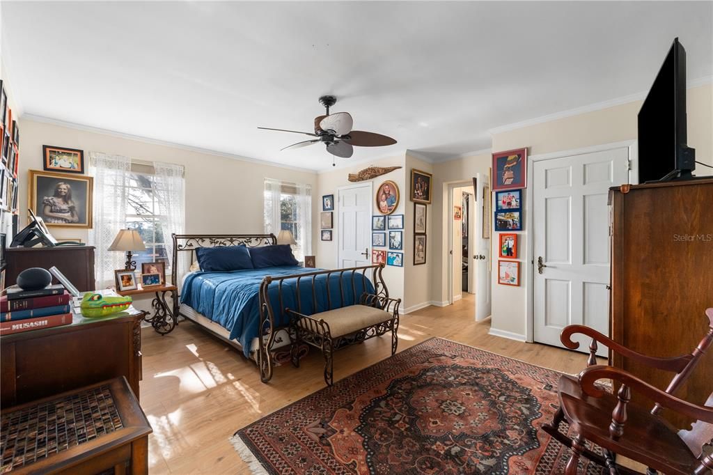 Active With Contract: $1,300,000 (3 beds, 3 baths, 2850 Square Feet)