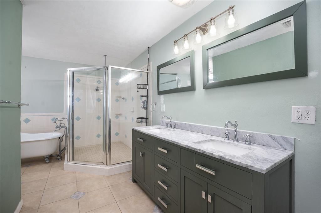 For Sale: $574,900 (3 beds, 2 baths, 3168 Square Feet)