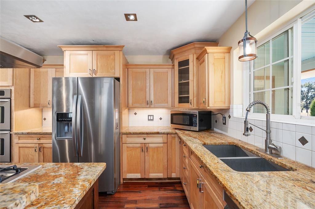 For Sale: $574,900 (3 beds, 2 baths, 3168 Square Feet)