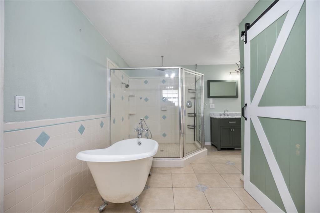For Sale: $574,900 (3 beds, 2 baths, 3168 Square Feet)