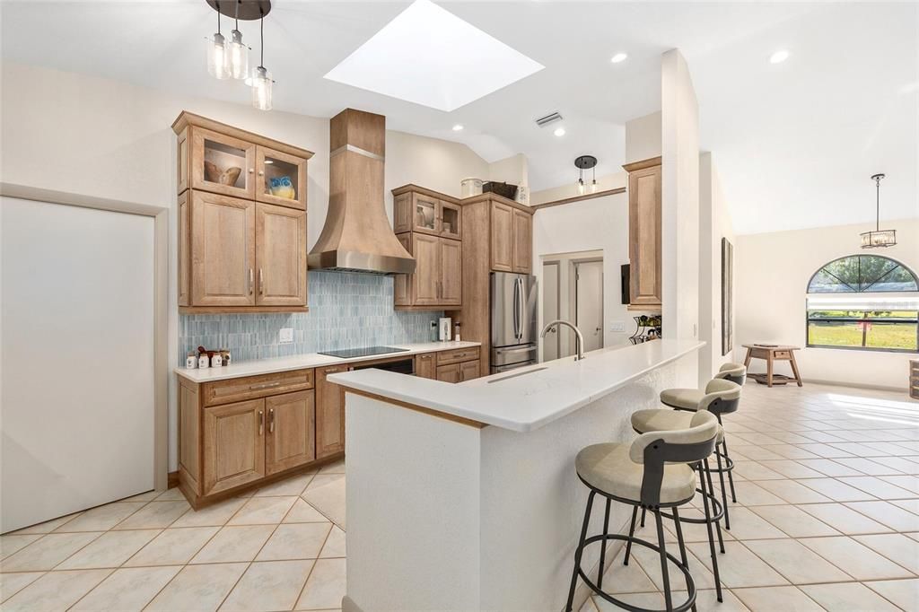 Activo con contrato: $438,500 (3 camas, 2 baños, 1772 Pies cuadrados)