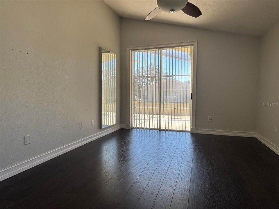 Под контрактом: $2,300 (3 спален, 2 ванн, 1580 Квадратных фут)