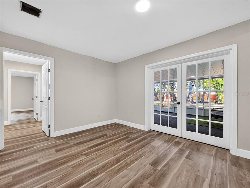 Activo con contrato: $374,900 (3 camas, 2 baños, 1745 Pies cuadrados)