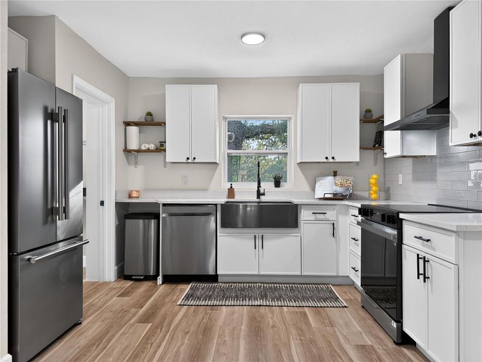 Activo con contrato: $374,900 (3 camas, 2 baños, 1745 Pies cuadrados)