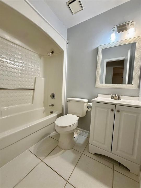 For Sale: $218,000 (2 beds, 2 baths, 1279 Square Feet)