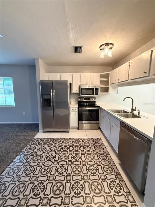 For Sale: $218,000 (2 beds, 2 baths, 1279 Square Feet)