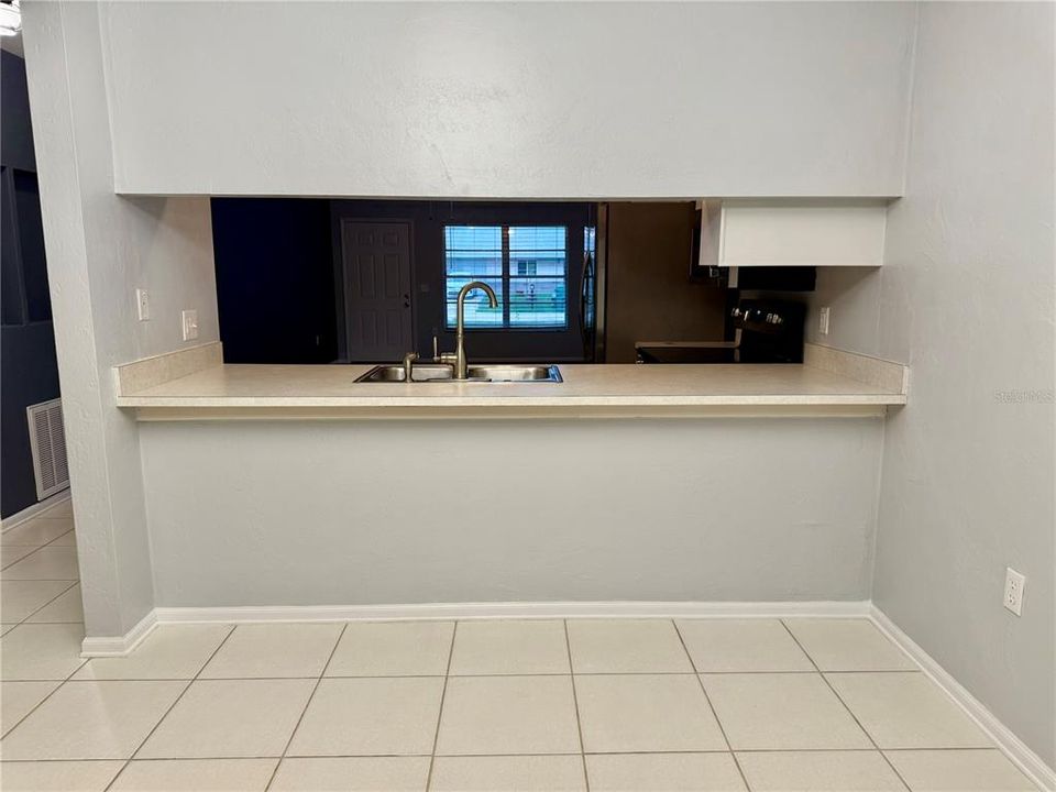 For Sale: $218,000 (2 beds, 2 baths, 1279 Square Feet)