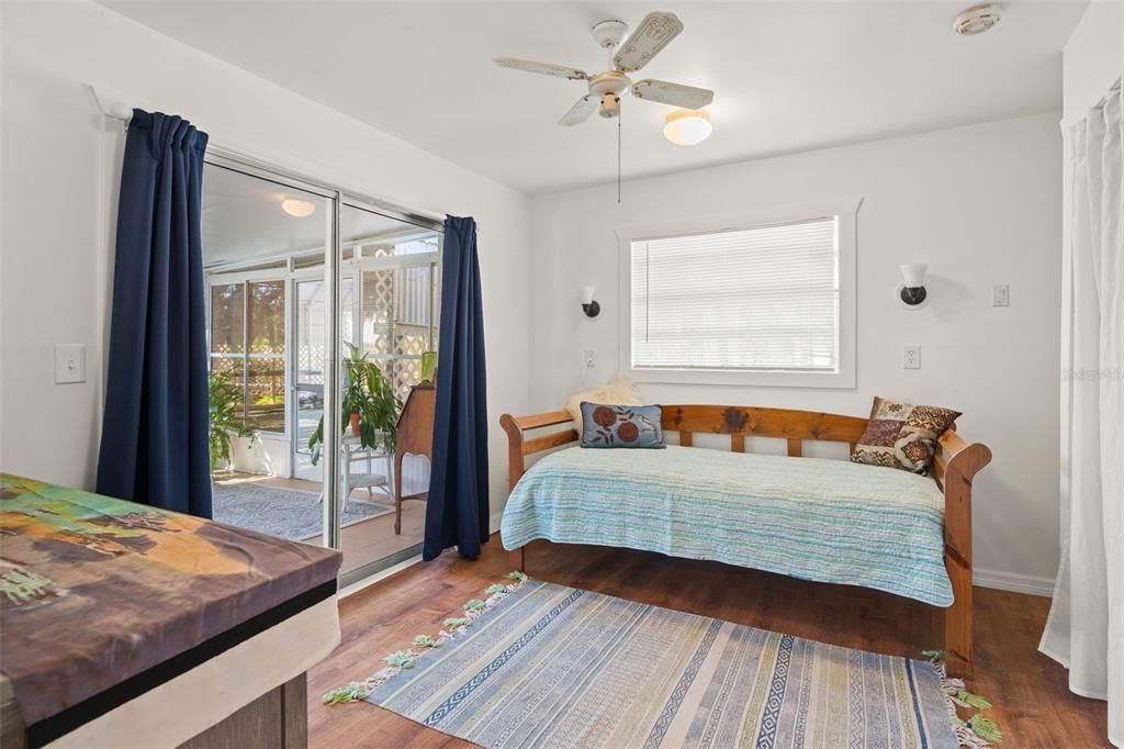 For Sale: $725,000 (2 beds, 1 baths, 1348 Square Feet)