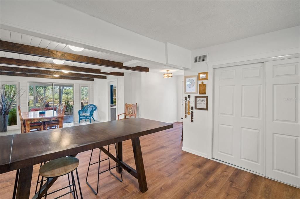 For Sale: $725,000 (2 beds, 1 baths, 1348 Square Feet)