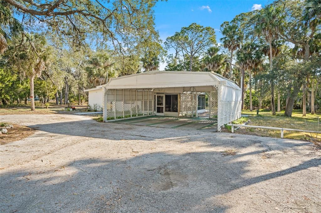 For Sale: $725,000 (2 beds, 1 baths, 1348 Square Feet)