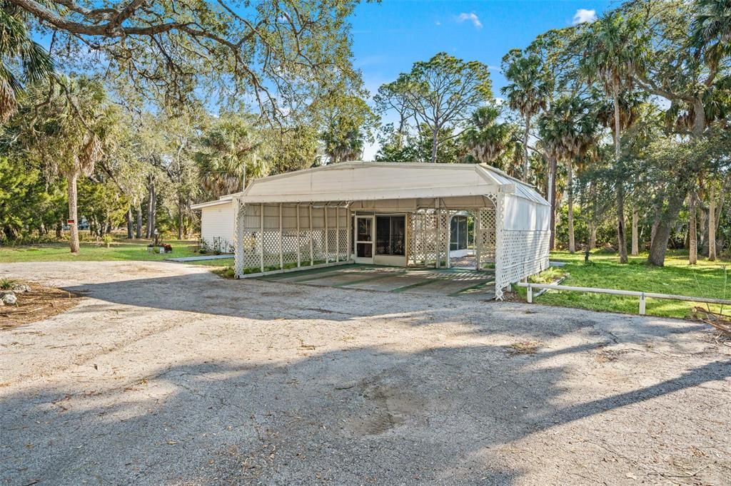 For Sale: $725,000 (2 beds, 1 baths, 1348 Square Feet)