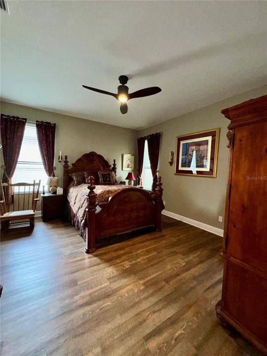 Activo con contrato: $350,000 (3 camas, 2 baños, 1960 Pies cuadrados)