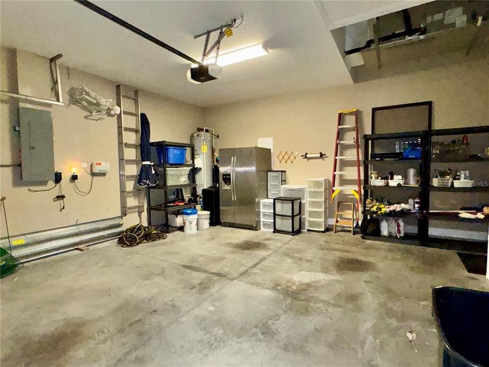 Activo con contrato: $350,000 (3 camas, 2 baños, 1960 Pies cuadrados)