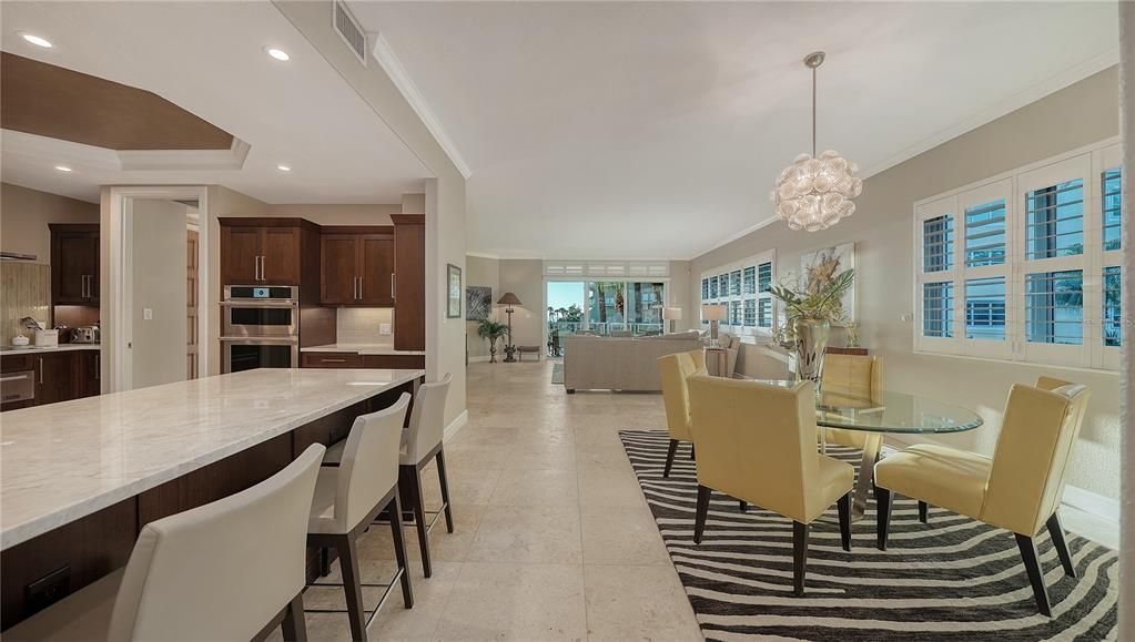 Activo con contrato: $2,350,000 (3 camas, 3 baños, 2485 Pies cuadrados)