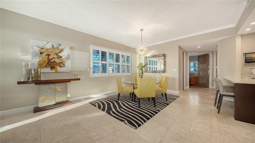 Activo con contrato: $2,350,000 (3 camas, 3 baños, 2485 Pies cuadrados)