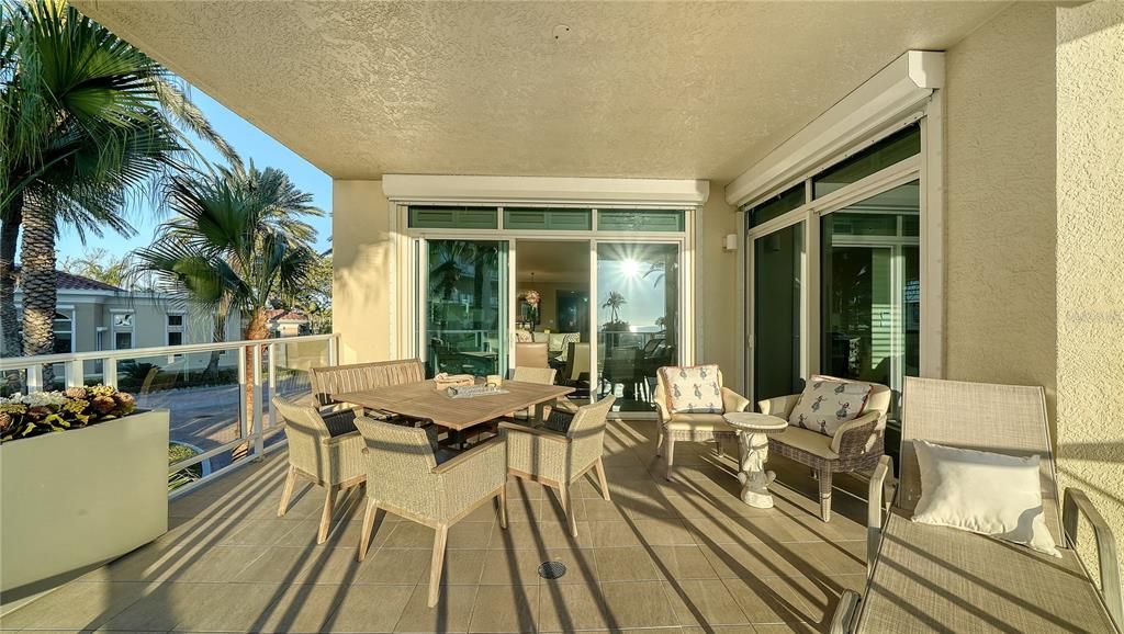 Activo con contrato: $2,350,000 (3 camas, 3 baños, 2485 Pies cuadrados)